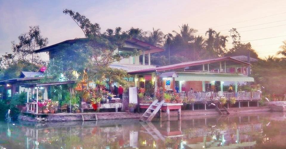 Nr Homestay Amphawa Exterior photo