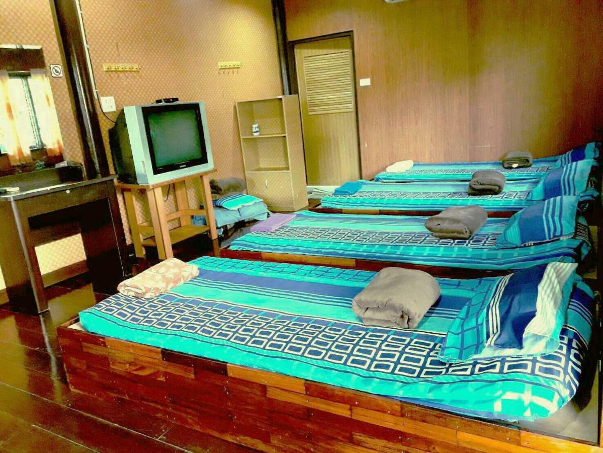 Nr Homestay Amphawa Exterior photo